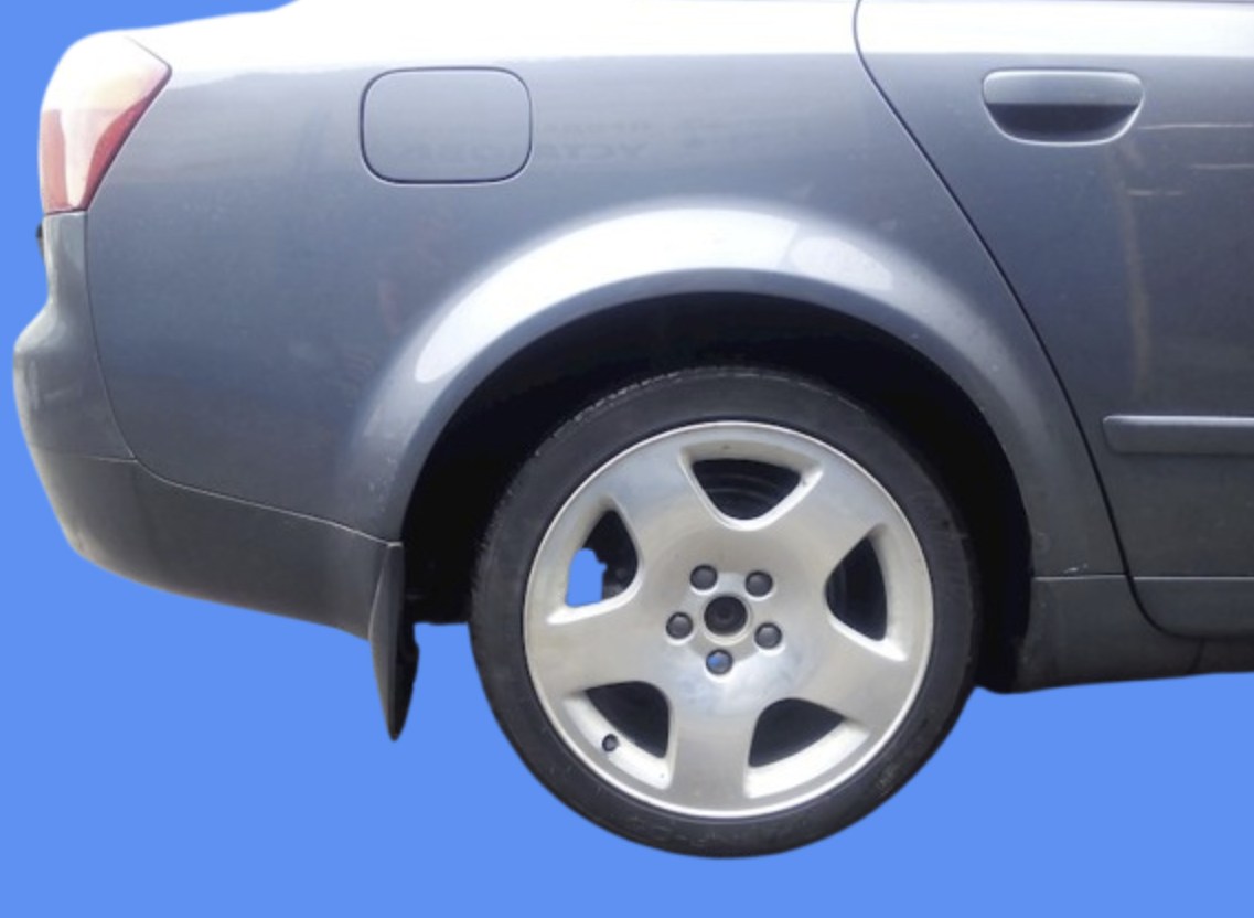 Audi A4 B6/B7 — PO montażu lift kitu 30 mm Audi A4 B6 B7 tylne zawieszenie po montażu podkładek 30 mm